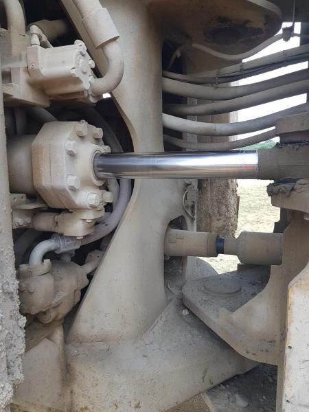 Máy xúc lật bánh lốp Caterpillar 992D: hình 24