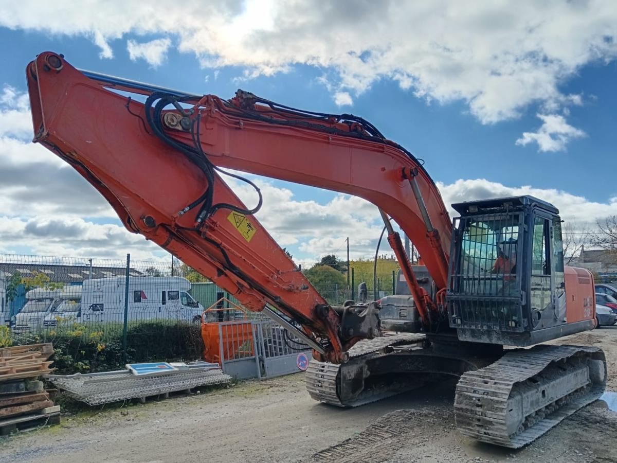 Hitachi ZX210LC-3 - Máy xúc bánh xích: hình 1 Hitachi ZX210LC-3 - Máy xúc bánh xích: hình 1