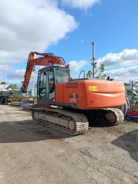 Hitachi ZX210LC-3 - Máy xúc bánh xích: hình 4 Hitachi ZX210LC-3 - Máy xúc bánh xích: hình 4