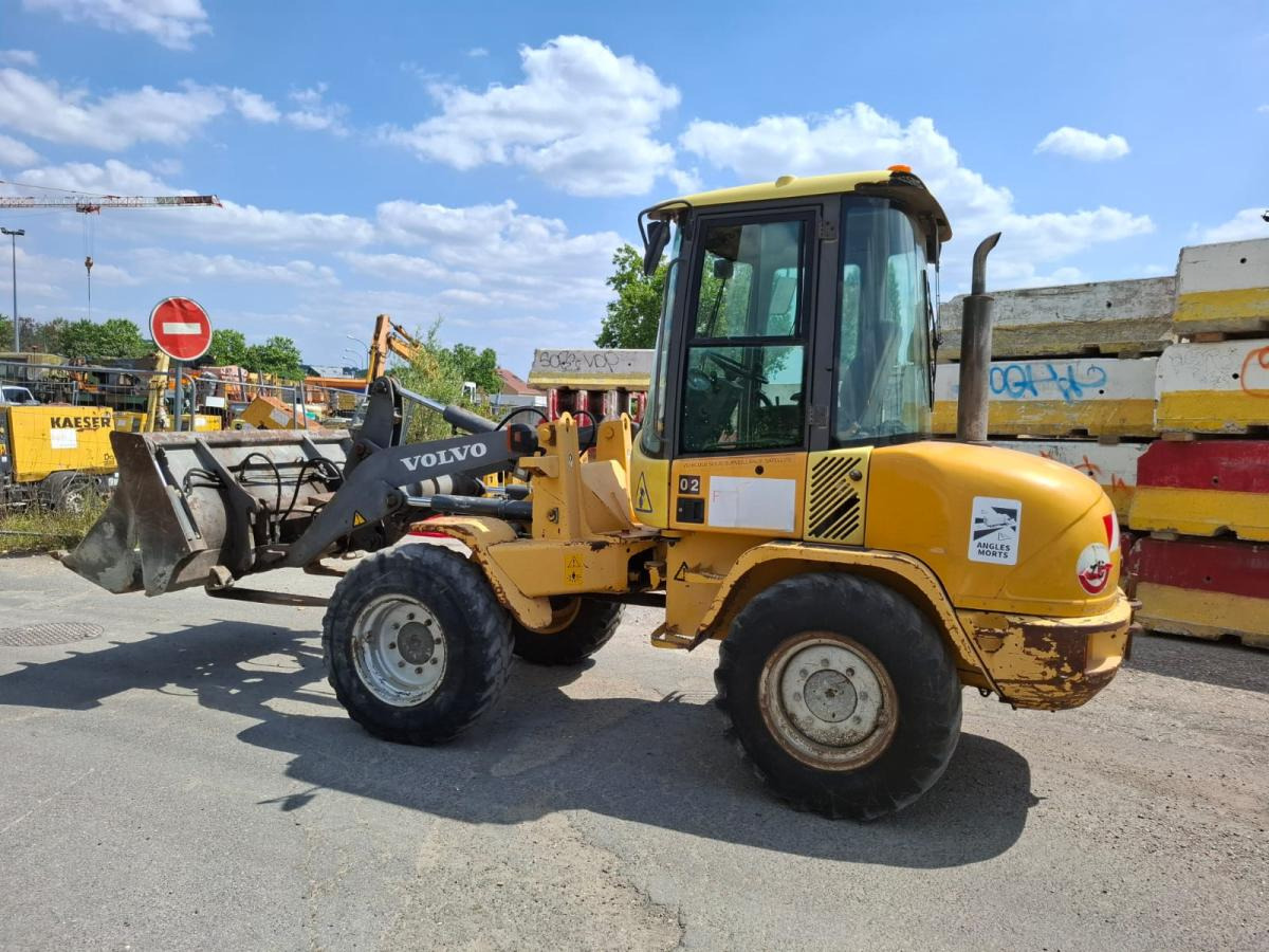 Volvo L 30 B - Máy xúc lật bánh lốp: hình 4 Volvo L 30 B - Máy xúc lật bánh lốp: hình 4