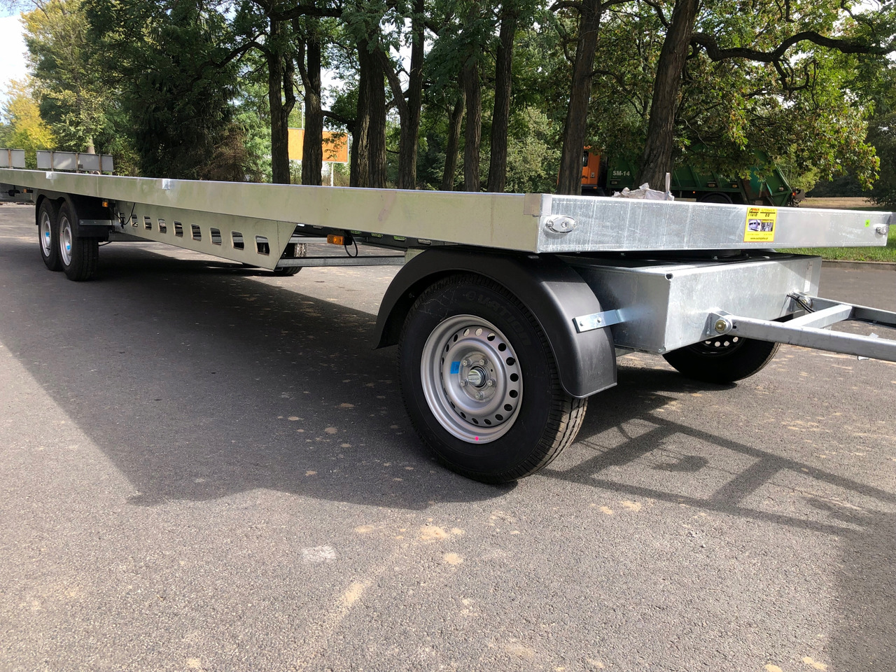 PRZYCZEPA OBROTNICA PLATFORMA 8m 3500 KG / TURNTABLE PLATFORM TRAILER 8m 3500 KG - Rơ moóc thùng lửng/ Phẳng: hình 5 PRZYCZEPA OBROTNICA PLATFORMA 8m 3500 KG / TURNTABLE PLATFORM TRAILER 8m 3500 KG - Rơ moóc thùng lửng/ Phẳng: hình 5