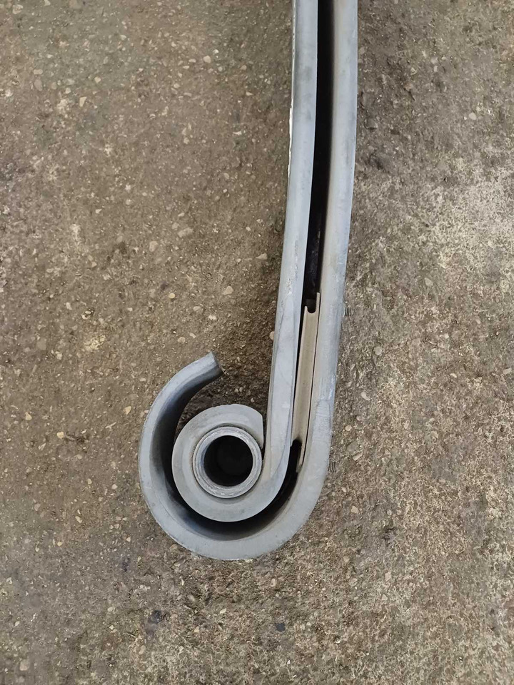 VOLVO FH - Thân xe và ngoại thất: hình 4 VOLVO FH - Thân xe và ngoại thất: hình 4