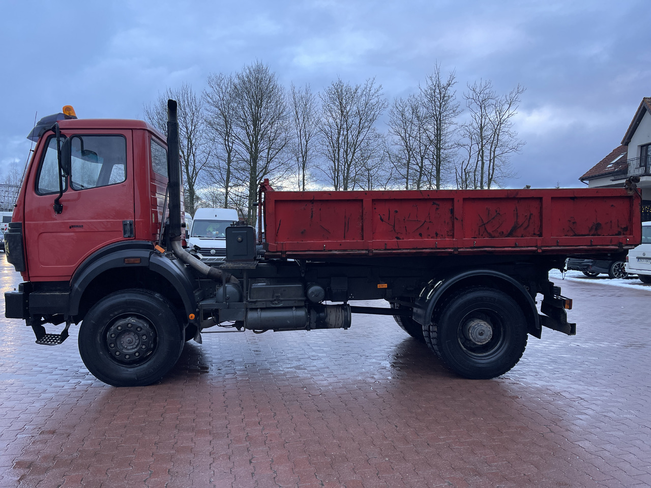 MERCEDES-BENZ 1824 - Xe ben: hình 4 MERCEDES-BENZ 1824 - Xe ben: hình 4
