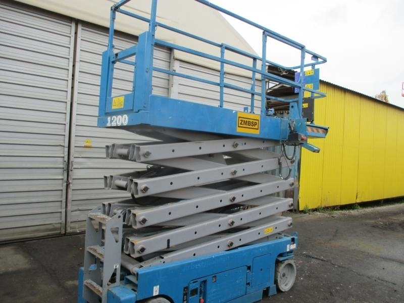 Genie GS 3232 - Máy nâng người hình kéo: hình 2 Genie GS 3232 - Máy nâng người hình kéo: hình 2