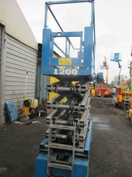 Genie GS 3232 - Máy nâng người hình kéo: hình 3 Genie GS 3232 - Máy nâng người hình kéo: hình 3