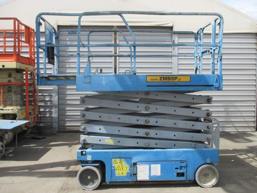 Genie GS 3246 - Máy nâng người hình kéo: hình 1 Genie GS 3246 - Máy nâng người hình kéo: hình 1