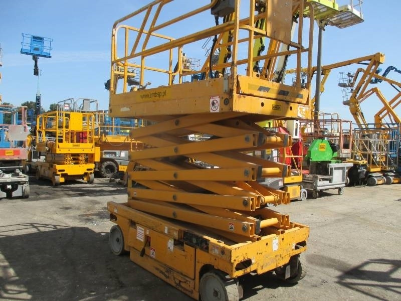 Haulotte Compact 12 - Máy nâng người hình kéo: hình 4 Haulotte Compact 12 - Máy nâng người hình kéo: hình 4