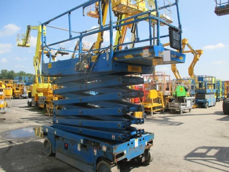 Haulotte Compact 14 - Máy nâng người hình kéo: hình 4 Haulotte Compact 14 - Máy nâng người hình kéo: hình 4