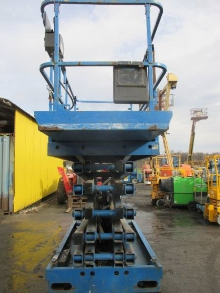 Haulotte Compact 14 - Máy nâng người hình kéo: hình 3 Haulotte Compact 14 - Máy nâng người hình kéo: hình 3