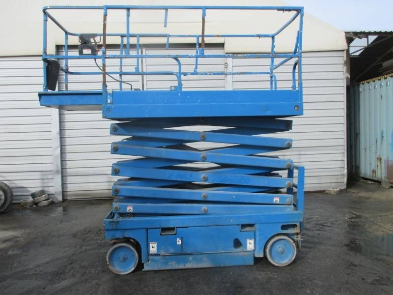 Haulotte Compact 14 - Máy nâng người hình kéo: hình 1 Haulotte Compact 14 - Máy nâng người hình kéo: hình 1