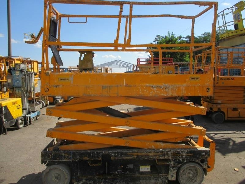 Haulotte Compact 8 - Máy nâng người hình kéo: hình 5 Haulotte Compact 8 - Máy nâng người hình kéo: hình 5