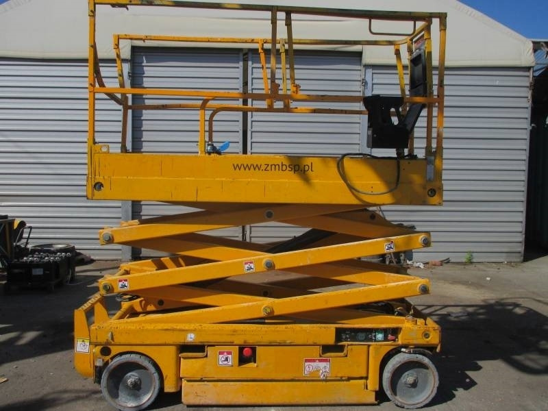 Haulotte Compact 8 - Máy nâng người hình kéo: hình 1 Haulotte Compact 8 - Máy nâng người hình kéo: hình 1
