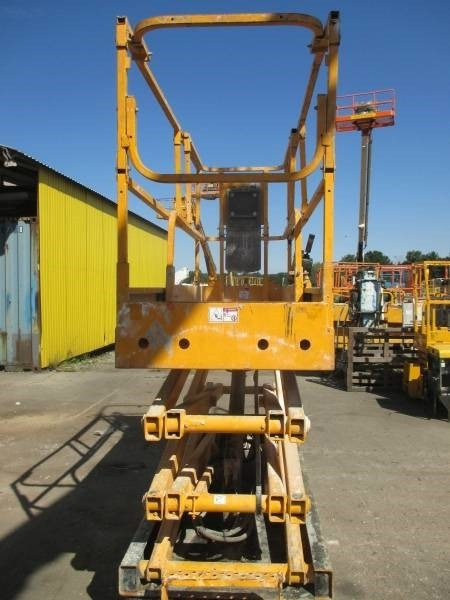 Haulotte Compact 8 - Máy nâng người hình kéo: hình 3 Haulotte Compact 8 - Máy nâng người hình kéo: hình 3