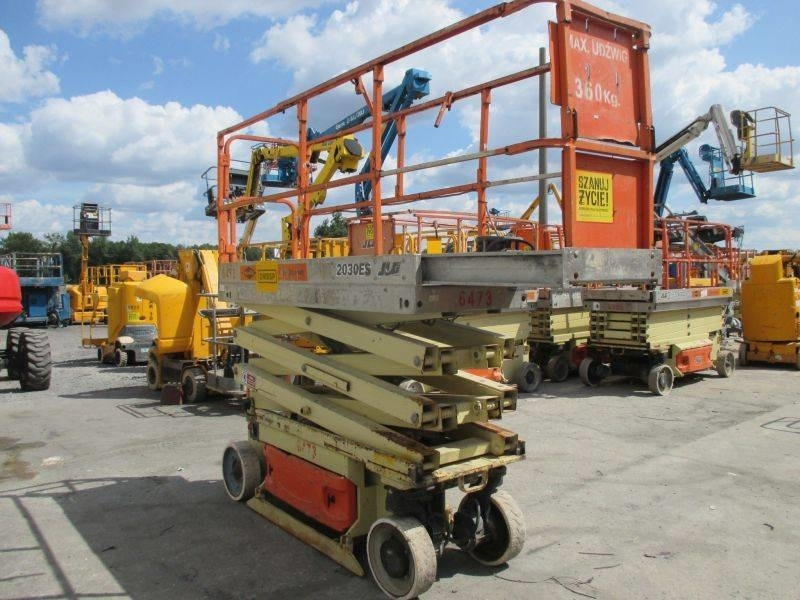 JLG 2030 ES - Máy nâng người hình kéo: hình 4 JLG 2030 ES - Máy nâng người hình kéo: hình 4