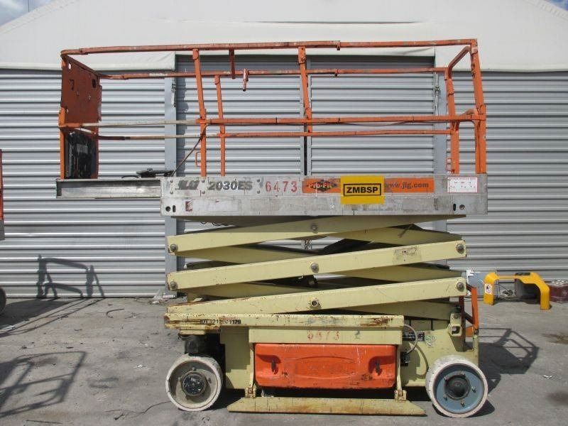 JLG 2030 ES - Máy nâng người hình kéo: hình 1 JLG 2030 ES - Máy nâng người hình kéo: hình 1