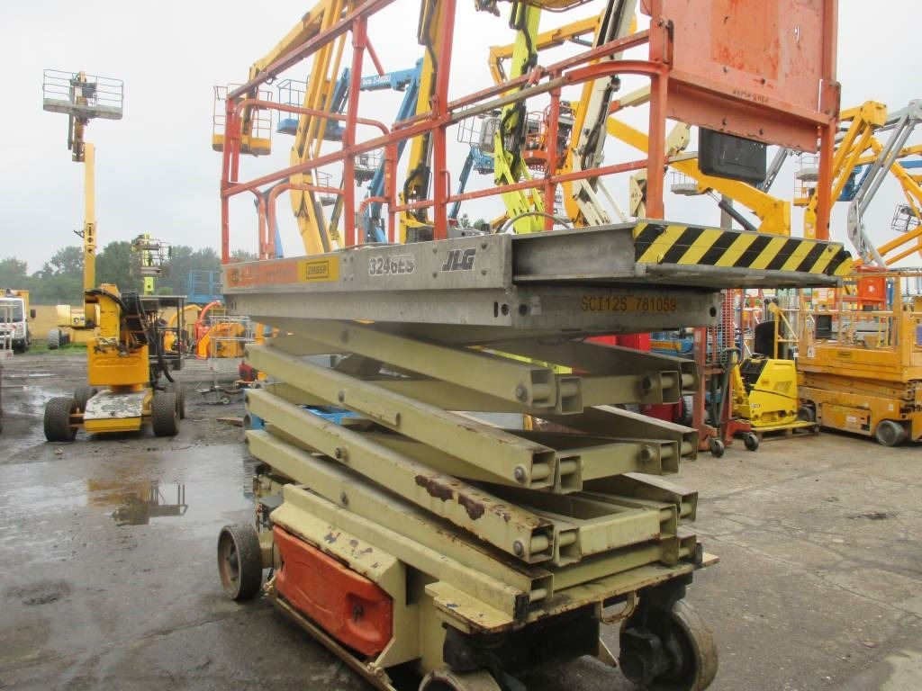 JLG 3246 ES - Máy nâng người hình kéo: hình 4 JLG 3246 ES - Máy nâng người hình kéo: hình 4