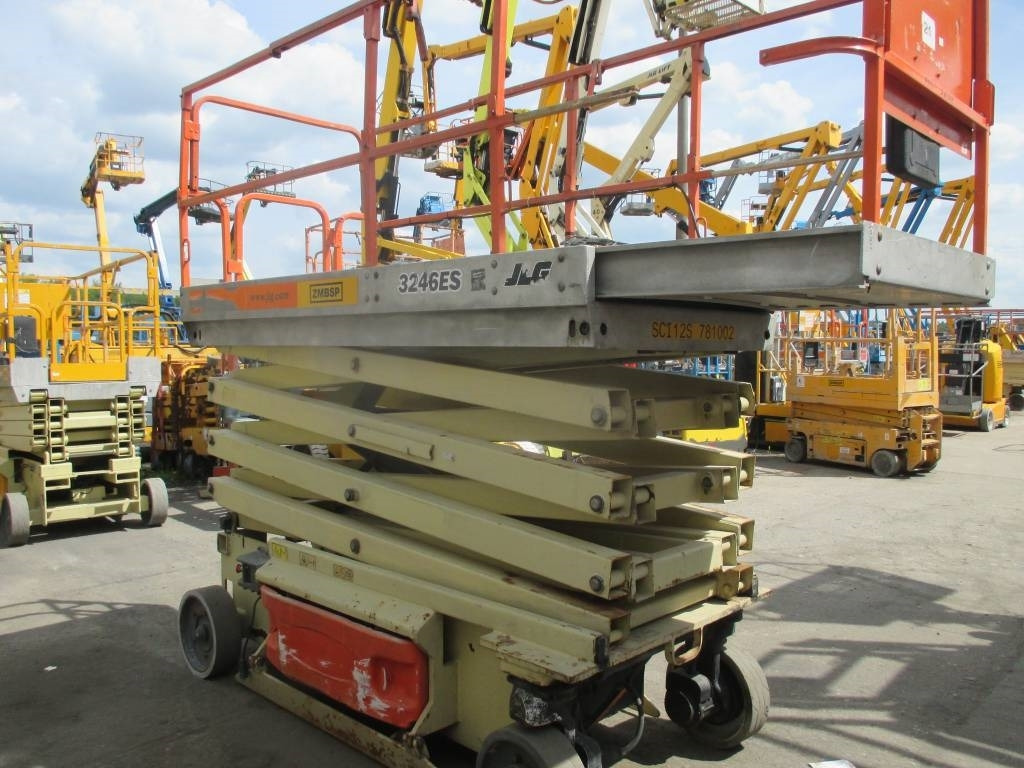 JLG 3246 ES - Máy nâng người hình kéo: hình 4 JLG 3246 ES - Máy nâng người hình kéo: hình 4