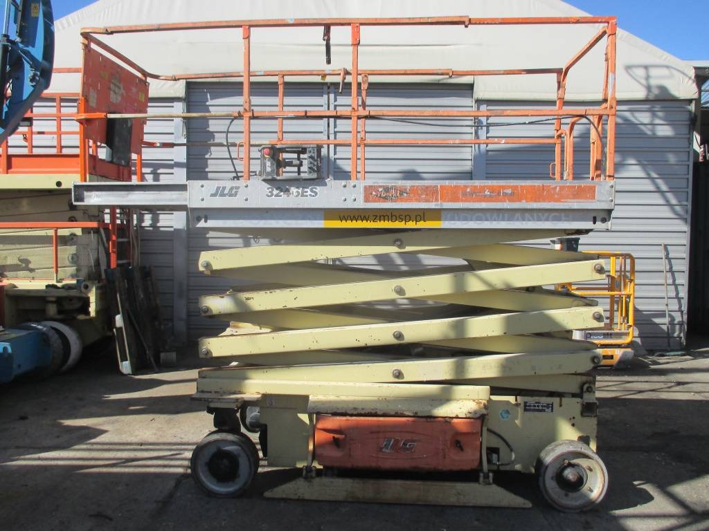 JLG 3246 ES - Máy nâng người hình kéo: hình 1 JLG 3246 ES - Máy nâng người hình kéo: hình 1