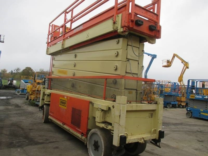 JLG Liftlux 245-12 - Máy nâng người hình kéo: hình 4 JLG Liftlux 245-12 - Máy nâng người hình kéo: hình 4