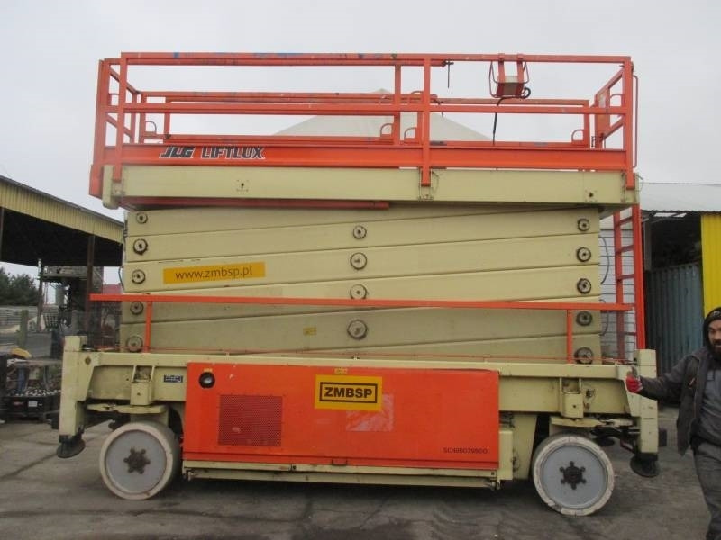 JLG Liftlux 245-12 - Máy nâng người hình kéo: hình 2 JLG Liftlux 245-12 - Máy nâng người hình kéo: hình 2