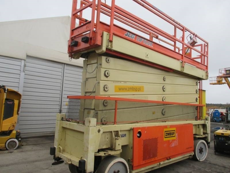 JLG Liftlux 245-12 - Máy nâng người hình kéo: hình 3 JLG Liftlux 245-12 - Máy nâng người hình kéo: hình 3