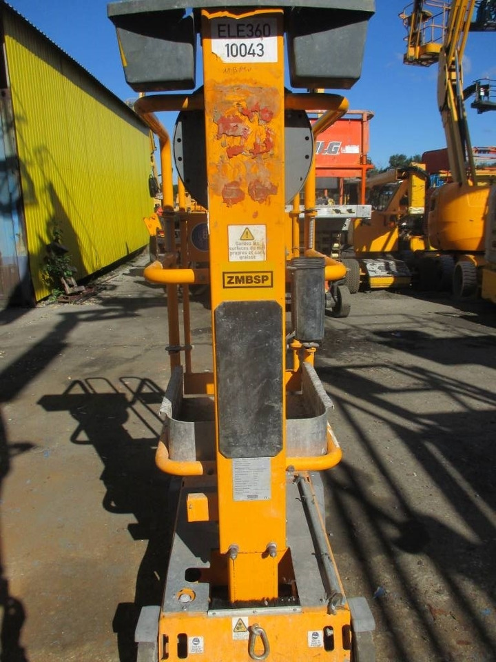 JLG Pecolift  - Máy nâng người thẳng đứng: hình 3 JLG Pecolift  - Máy nâng người thẳng đứng: hình 3