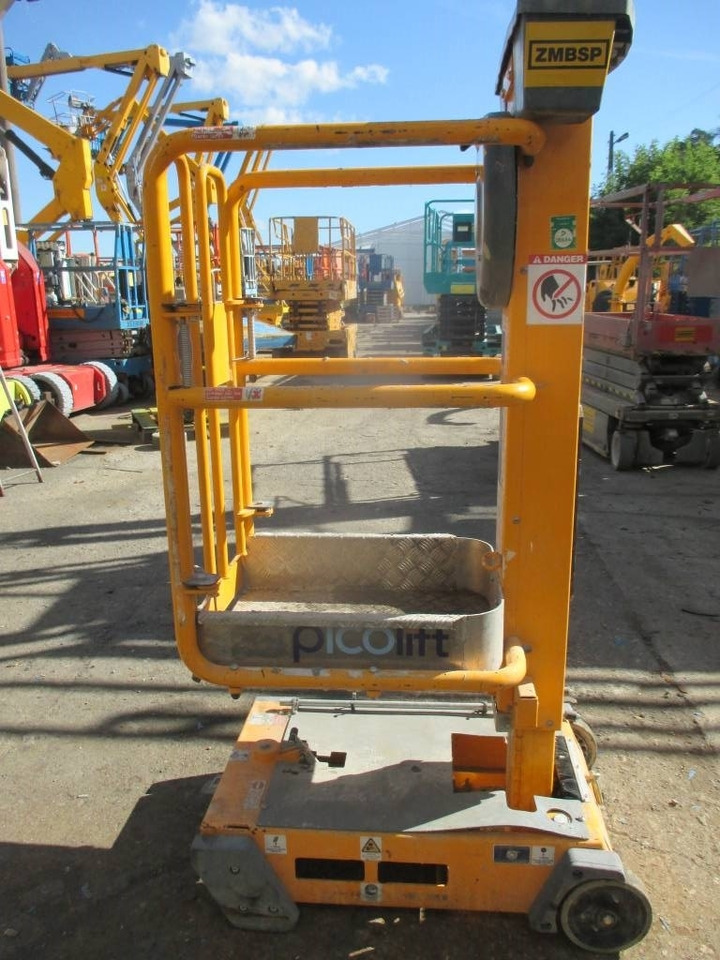 JLG Pecolift  - Máy nâng người thẳng đứng: hình 5 JLG Pecolift  - Máy nâng người thẳng đứng: hình 5