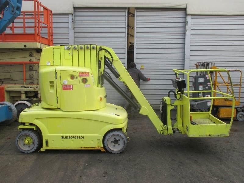 JLG Toucan 1210 - Xe nâng người nhiều khớp nối: hình 1 JLG Toucan 1210 - Xe nâng người nhiều khớp nối: hình 1