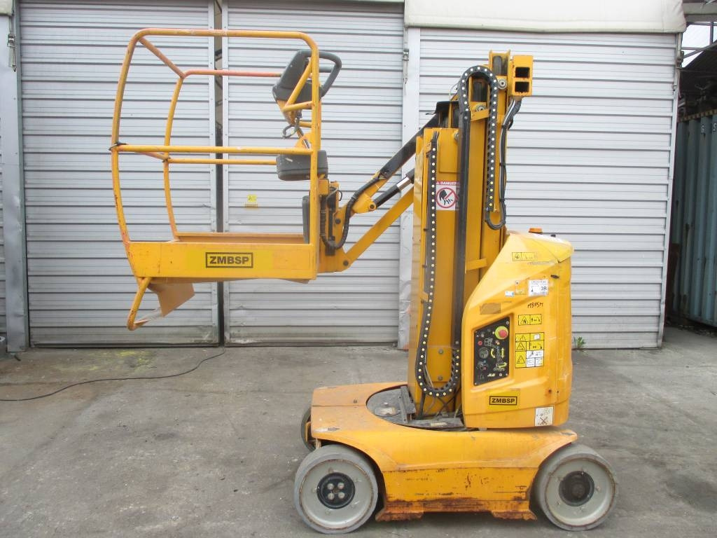 JLG Toucan 8 E - Máy nâng người thẳng đứng: hình 1 JLG Toucan 8 E - Máy nâng người thẳng đứng: hình 1