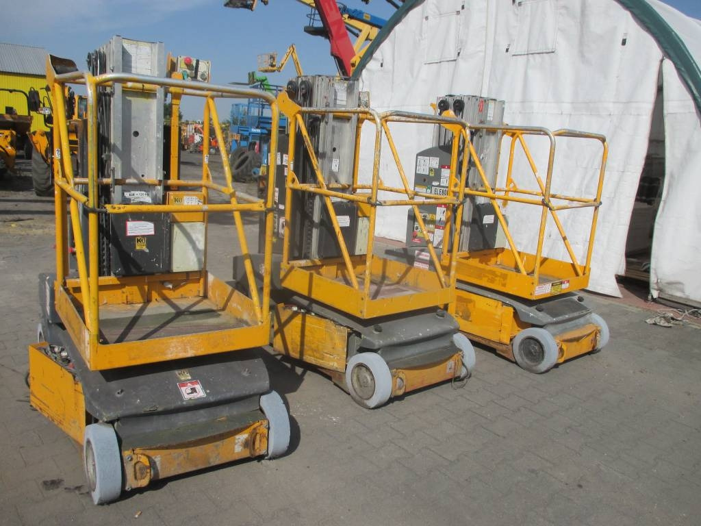 JLG Toucan Junior 8 - Máy nâng người thẳng đứng: hình 1 JLG Toucan Junior 8 - Máy nâng người thẳng đứng: hình 1