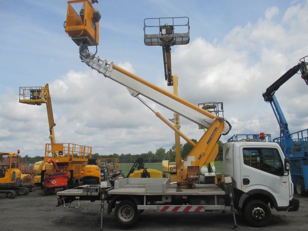 Multitel MT 202 DS - Nền bục trên không gắn trên xe tải: hình 1 Multitel MT 202 DS - Nền bục trên không gắn trên xe tải: hình 1