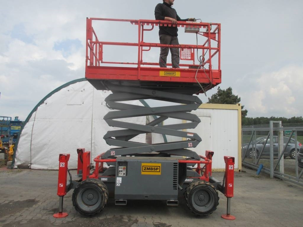 SkyJack SJ 6832 RT - Máy nâng người hình kéo: hình 1 SkyJack SJ 6832 RT - Máy nâng người hình kéo: hình 1