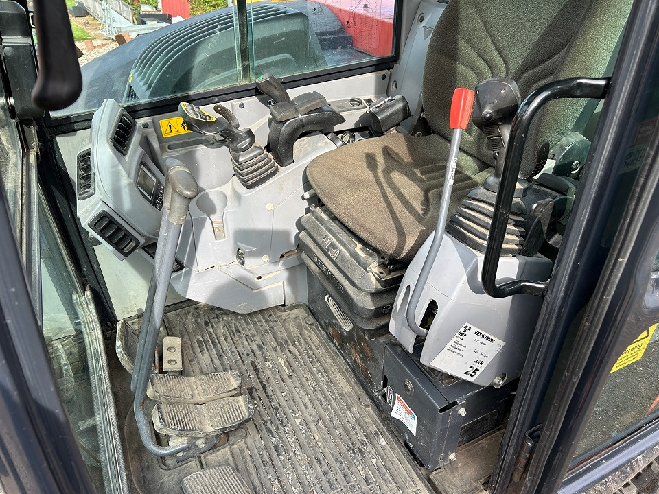 Kubota KX080-4 - Máy xúc bánh xích: hình 4 Kubota KX080-4 - Máy xúc bánh xích: hình 4