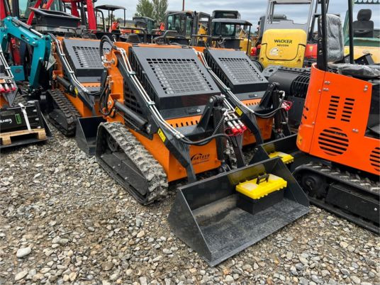 96888 QB480 - Máy xúc lật mini bánh xích: hình 3 96888 QB480 - Máy xúc lật mini bánh xích: hình 3