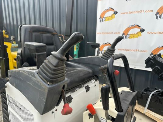 Bobcat E10 Joystick à 12500€ HT - Máy xúc mini: hình 3 Bobcat E10 Joystick à 12500€ HT - Máy xúc mini: hình 3