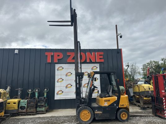 Doosan G25E à 10500 € HT - Xe nâng gas: hình 2 Doosan G25E à 10500 € HT - Xe nâng gas: hình 2