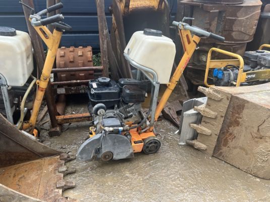 Scie à sol HUSQVARNA - Trang thiết bị xây dựng: hình 3 Scie à sol HUSQVARNA - Trang thiết bị xây dựng: hình 3