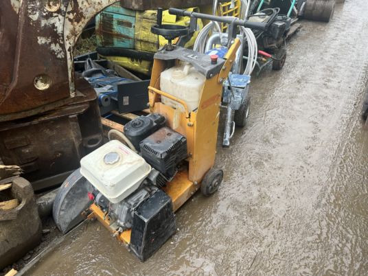 Scie à sol HUSQVARNA - Trang thiết bị xây dựng: hình 2 Scie à sol HUSQVARNA - Trang thiết bị xây dựng: hình 2