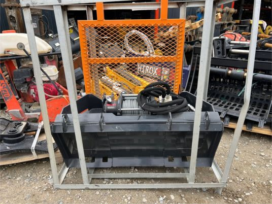 Treuil pour minichargeur - Tay quay cho Máy móc xây dựng: hình 1 Treuil pour minichargeur - Tay quay cho Máy móc xây dựng: hình 1