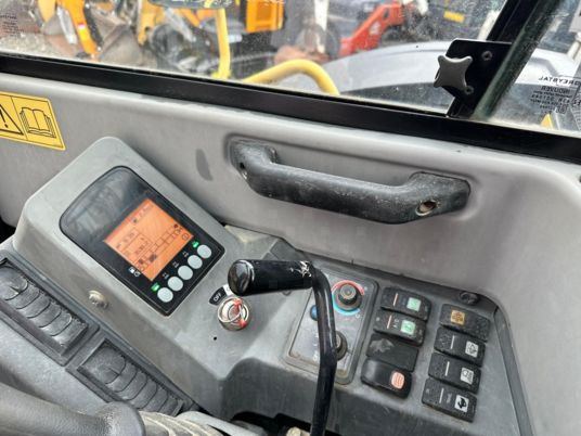 Máy xúc mini Yanmar VIO80-1A à 37500 € HT: hình 10