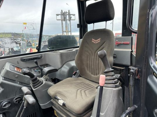 Máy xúc mini Yanmar VIO80-1A à 37500 € HT: hình 9