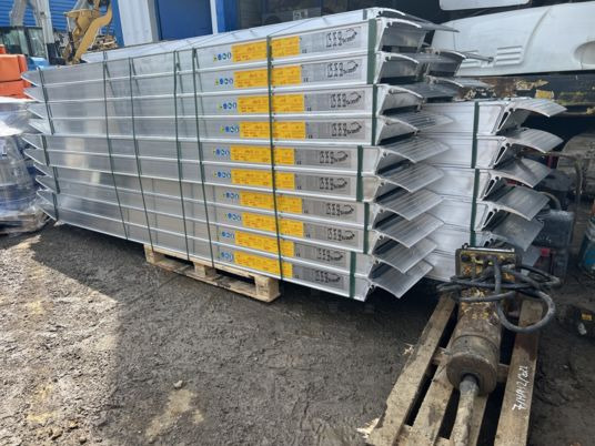 Rampes de chargement en alu neuves - Đường dốc di động: hình 1 Rampes de chargement en alu neuves - Đường dốc di động: hình 1