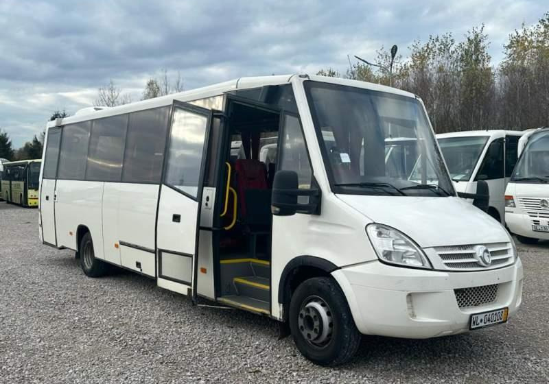 Iveco Daily Kutsenits 2011 Rossero, Prodig - Xe bus mini, Xe van chở khách: hình 1 Iveco Daily Kutsenits 2011 Rossero, Prodig - Xe bus mini, Xe van chở khách: hình 1