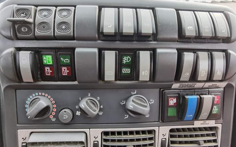 Xe bus ngoại ô Iveco Indcar Mago 33 *klima*: hình 48