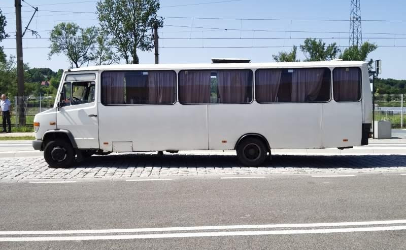 Mercedes-Benz Vario 814D 39+12 - Xe bus ngoại ô: hình 5 Mercedes-Benz Vario 814D 39+12 - Xe bus ngoại ô: hình 5