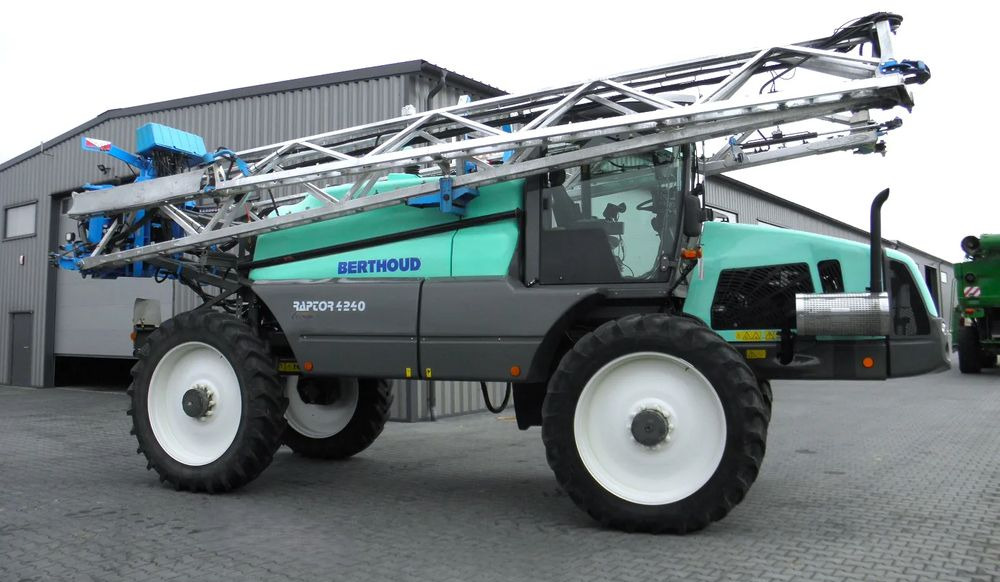 Berthoud Raptor 4240 36 M, GPS Trimble Automatyczne wylaczanie sekcji, Nie Malowany, Stan Bardzo Dobry - Máy phun xịt tự hành: hình 4 Berthoud Raptor 4240 36 M, GPS Trimble Automatyczne wylaczanie sekcji, Nie Malowany, Stan Bardzo Dobry - Máy phun xịt tự hành: hình 4