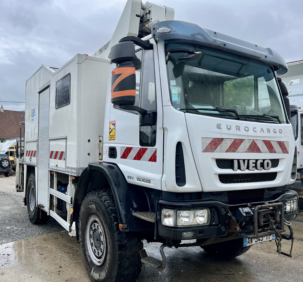 Iveco Eurocargo 150E28 4x4 nacelle Time 16M - Nền bục trên không gắn trên xe tải: hình 3 Iveco Eurocargo 150E28 4x4 nacelle Time 16M - Nền bục trên không gắn trên xe tải: hình 3