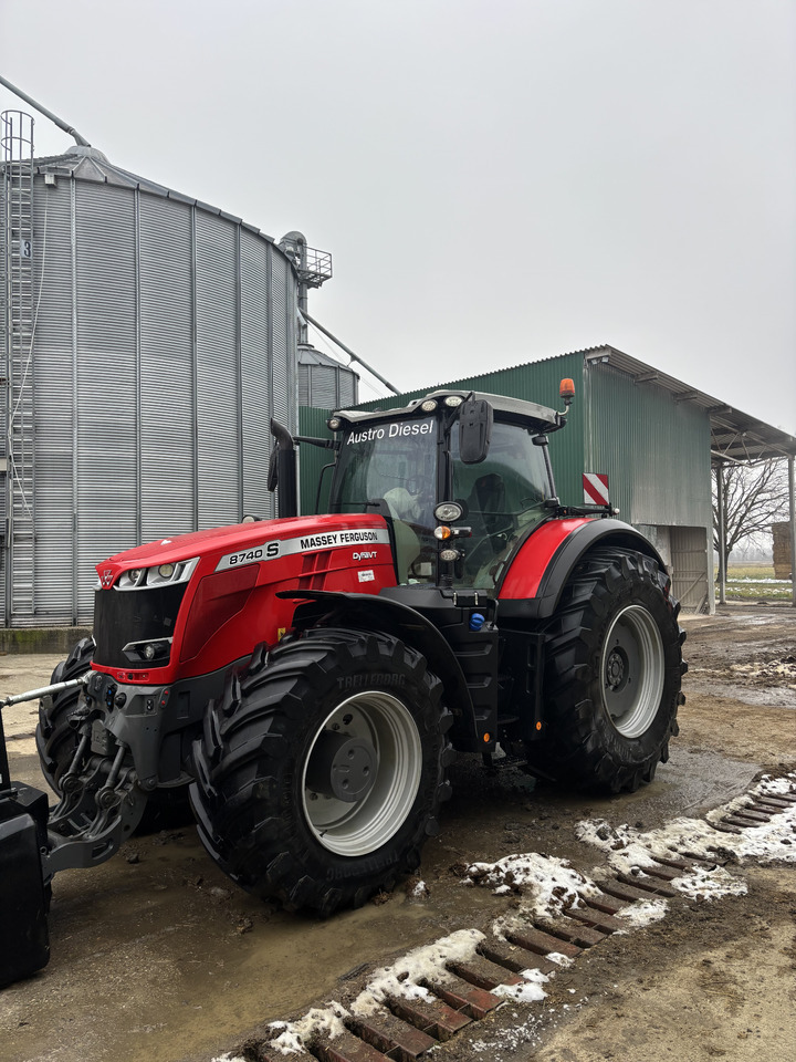 Massey Ferguson 8740S - Máy cày: hình 1 Massey Ferguson 8740S - Máy cày: hình 1