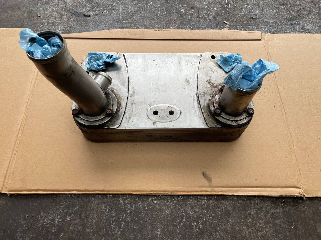 ZF ZF Ölkühler Wärmetauscher Getriebeölkühler Ecolife 6AP 1400 1700 - Bộ làm mát dầu cho Xe bus: hình 3 ZF ZF Ölkühler Wärmetauscher Getriebeölkühler Ecolife 6AP 1400 1700 - Bộ làm mát dầu cho Xe bus: hình 3