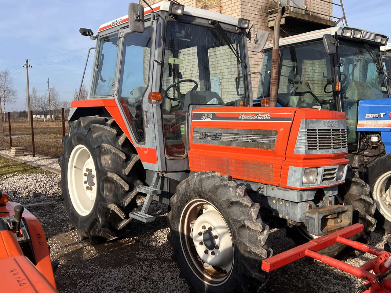 Kubota M1-65 - Máy cày: hình 1 Kubota M1-65 - Máy cày: hình 1